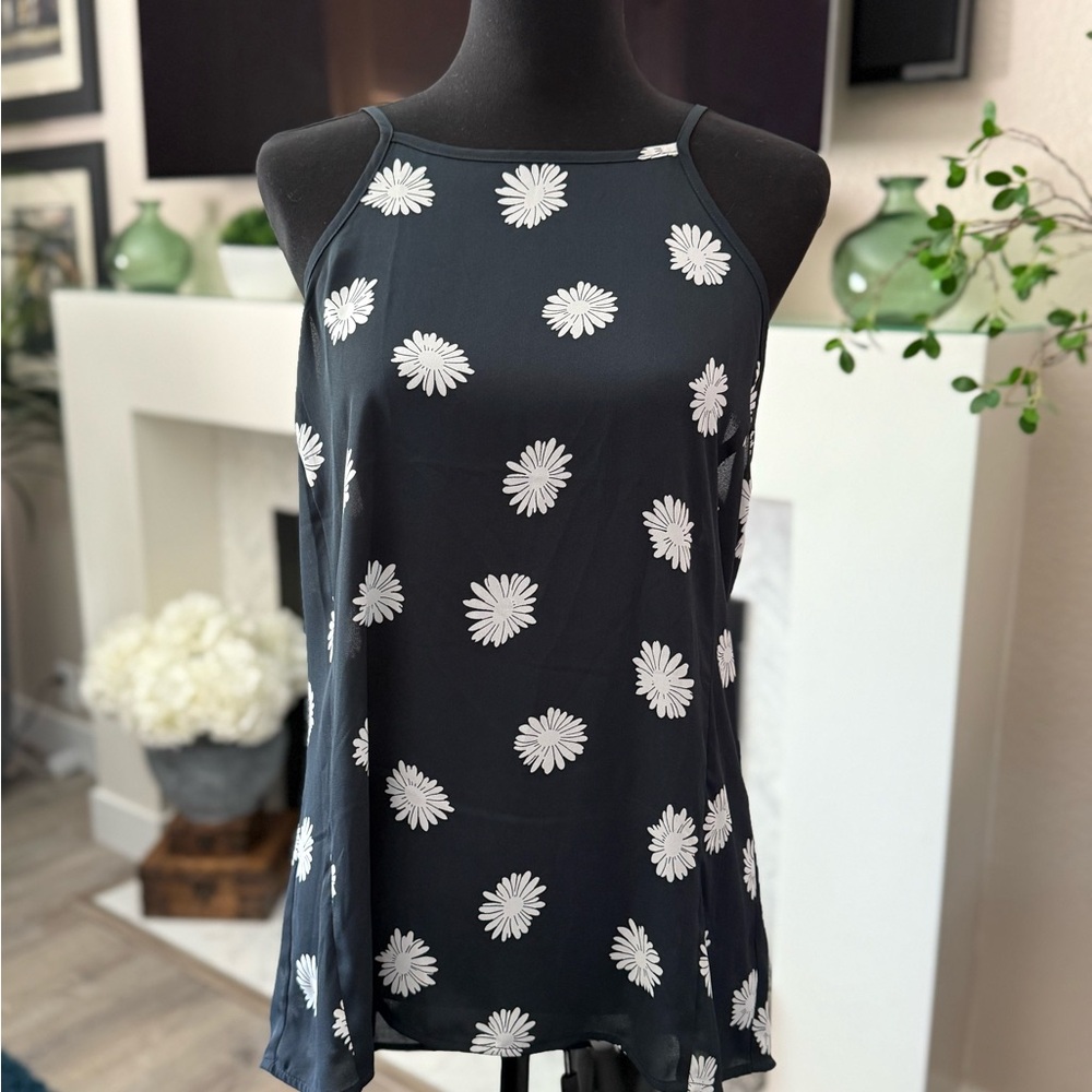 NWOT CAbi Petal Tank (6104) - Size Medium